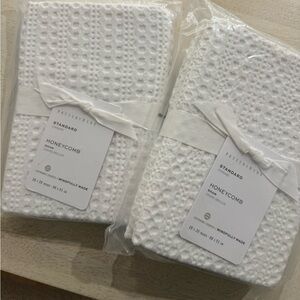 Pottery Barn Standard Set of 2 Honeycomb Sham